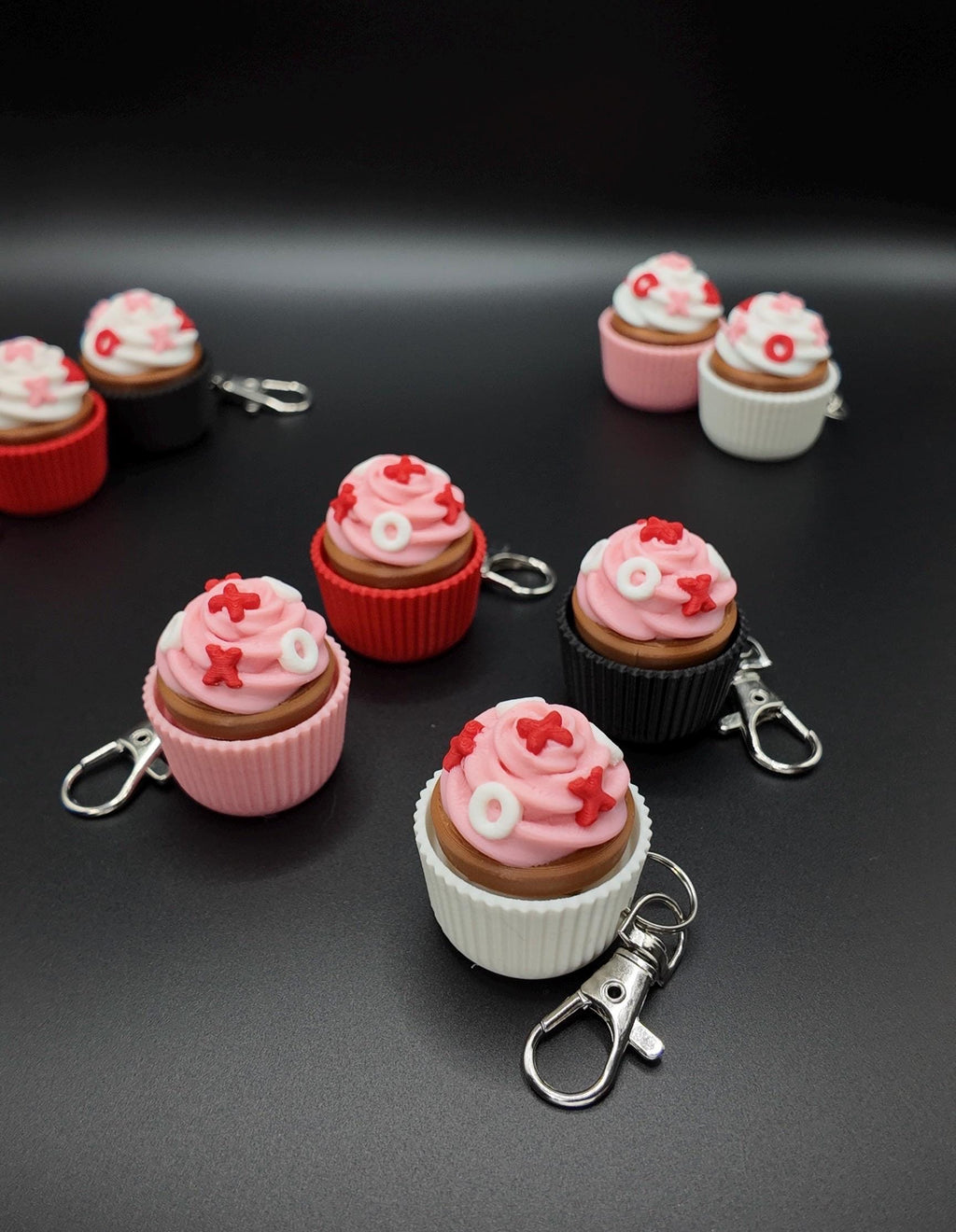 Valentine’s Day XOXO Cupcake Clicker Fidgets!