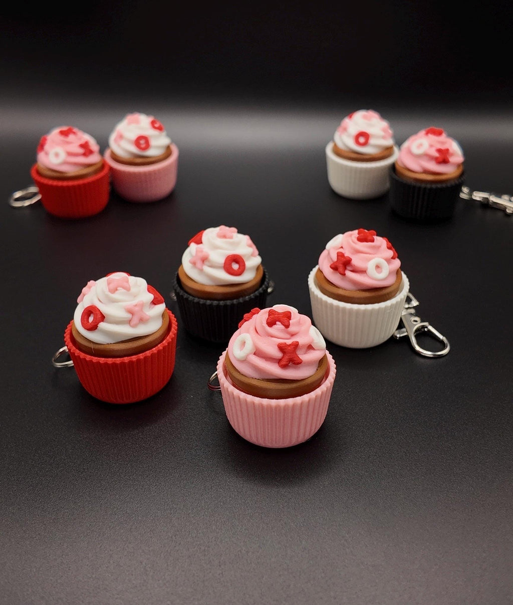 Valentine’s Day XOXO Cupcake Clicker Fidgets!